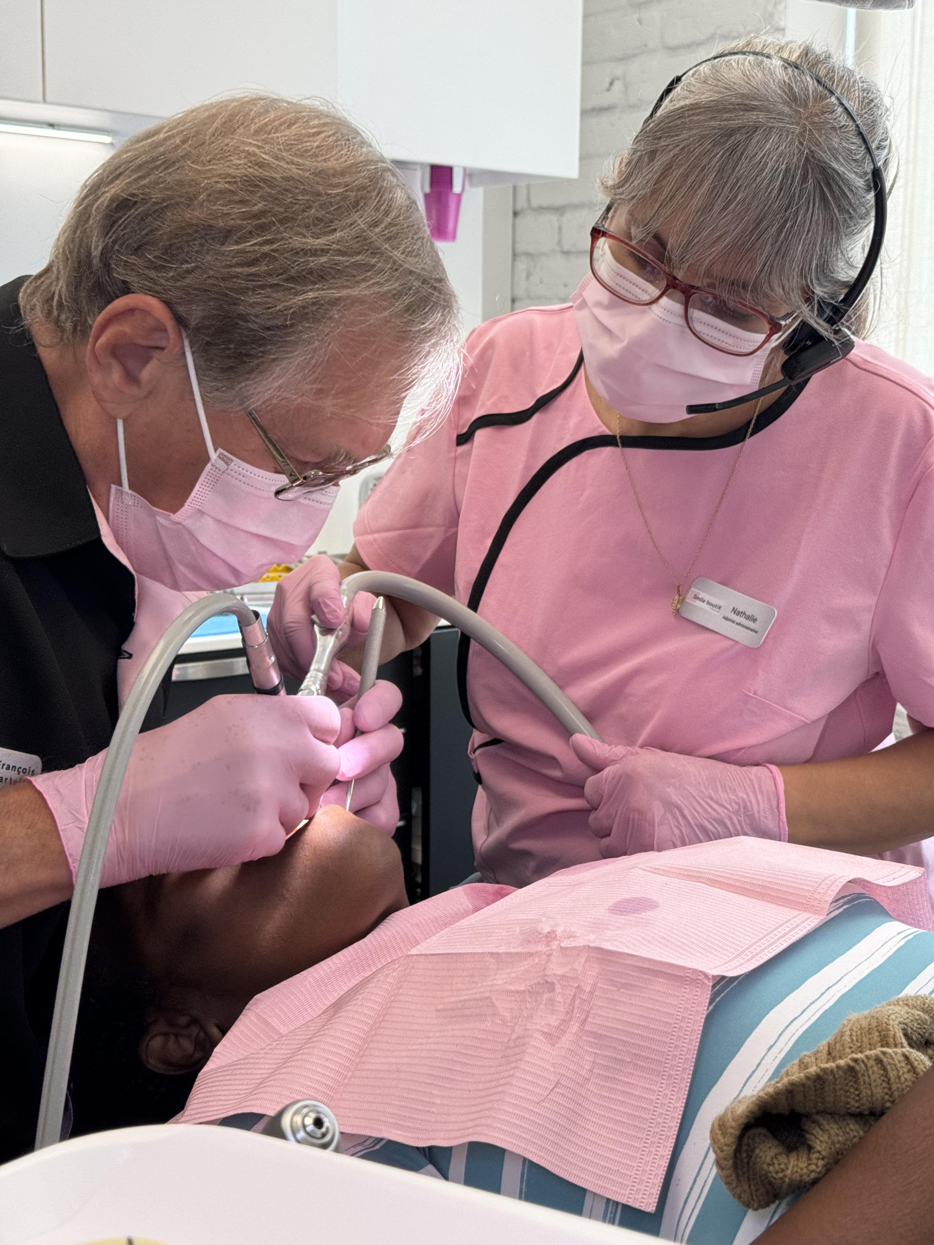 Crown and dental restoration in Laval
